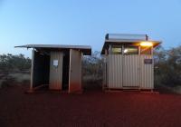 images/Reporter/Nicole_Loewe-Camp/NL-Outback-Toilette-800.jpg