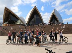 images/Touren/Bike-Sydney/BB-groupwaves.jpg