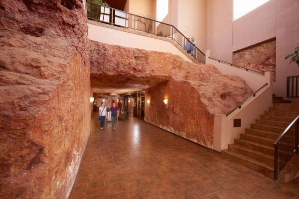 satc-cooberpedy-desertcavehotel1-10001B090B6E-2CF8-5943-A953-3DAC5985ABC6.jpg