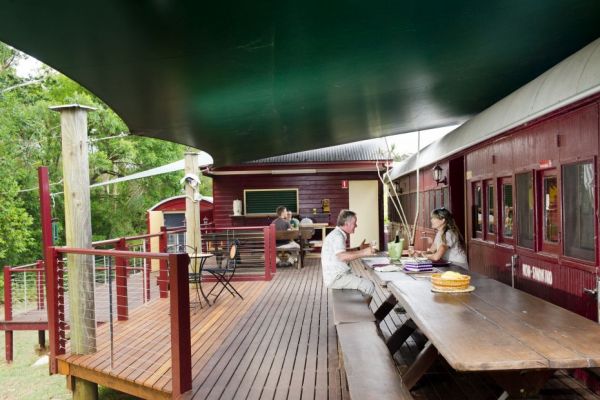 qld-train-carriage-dining-outside-100084B27570-EE31-D6D4-9AF5-06F38FBCAF28.jpg