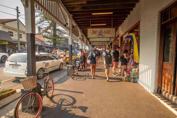ta-byronbay-street-1000F119EC71-035D-E544-A467-9D95D40A99AF.jpg