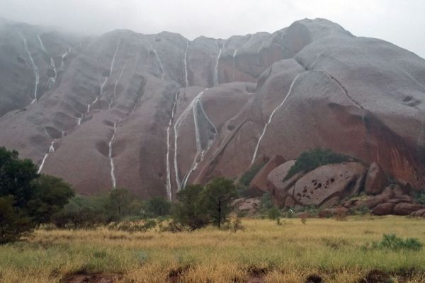 nl-ayers-rock-39-10005872CA4A-4AE0-2A34-82B4-F39F04A0578A.jpg