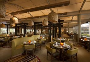 voy-ilkari-restaurant-sails-in-the-desert-adam-bruzzone-1000D2E9EFCD-B731-BCEC-07E7-79F98EB383D6.jpg